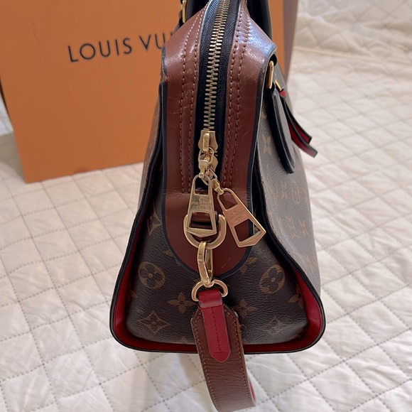 LOUIS VUITTON 
Tuileries Monogram Canvas Shoulder Bag Caramel - Picture 8 of 10